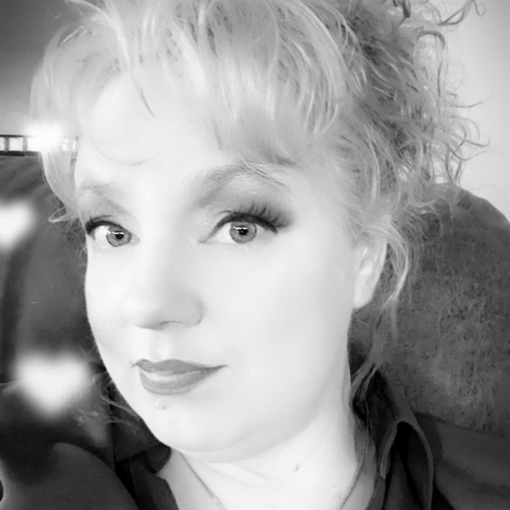 Meet your Posher, Yvette